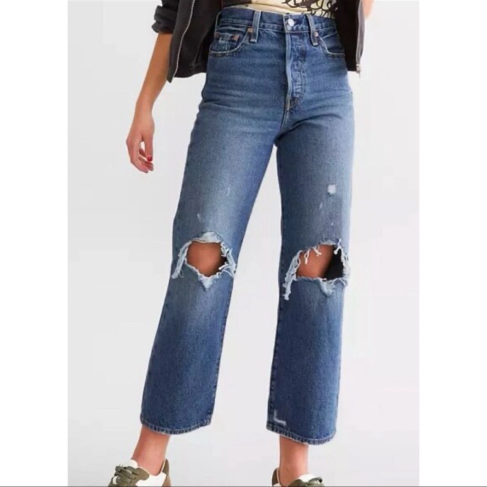 Levi's Women's Ribcage Straight Ankle Jeans Distressed button-fly 32x27 nwt